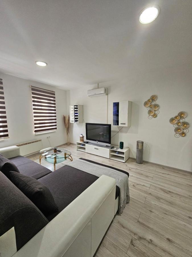 Apartment Aria Vinkovci Exteriör bild